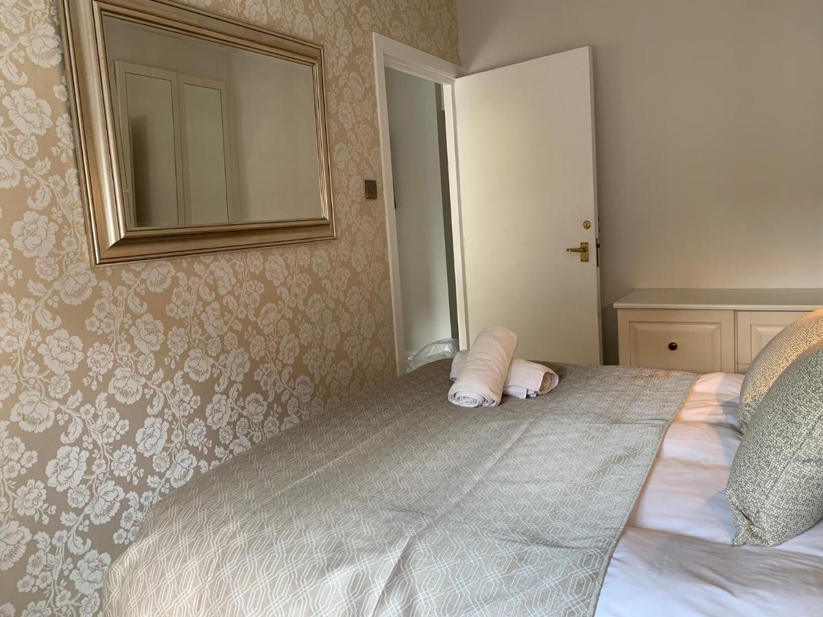 4 The Courtyard Central Windsor 2Br Zewnętrze zdjęcie