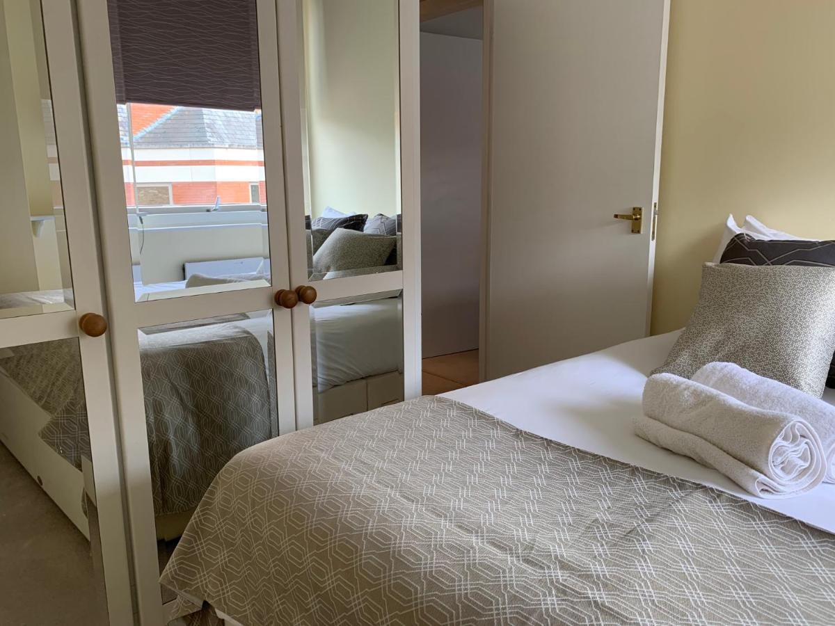 4 The Courtyard Central Windsor 2Br Zewnętrze zdjęcie