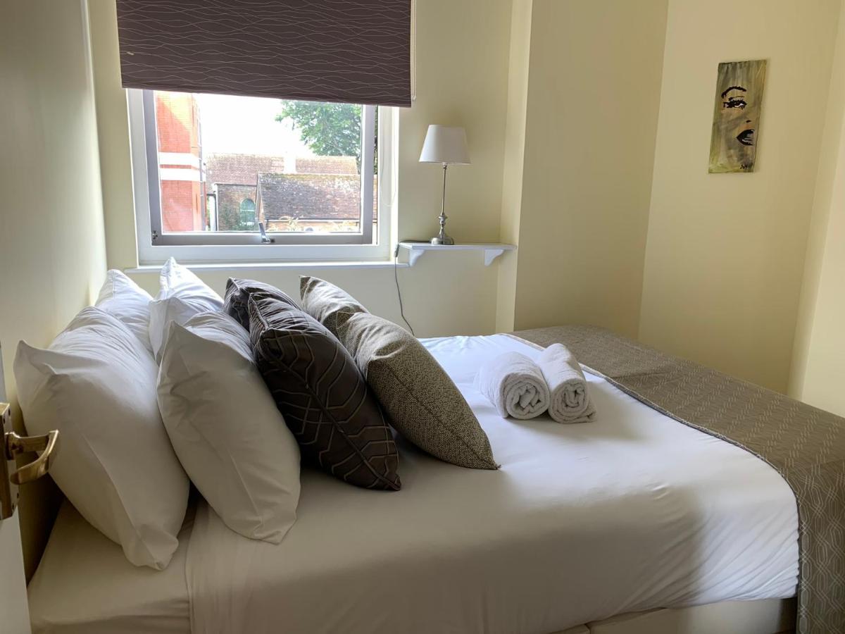 4 The Courtyard Central Windsor 2Br Zewnętrze zdjęcie
