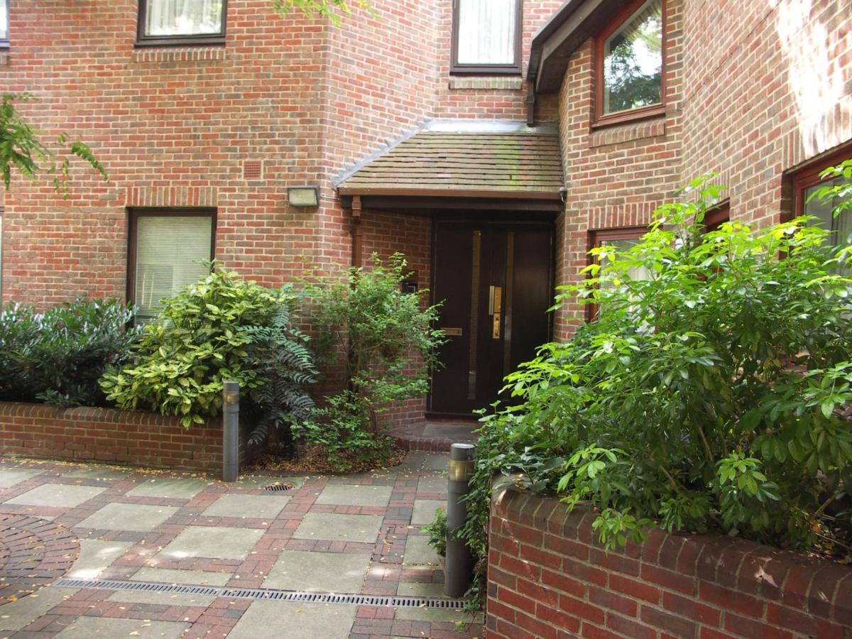4 The Courtyard Central Windsor 2Br Zewnętrze zdjęcie